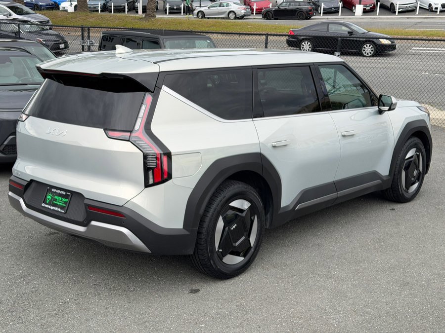 Used 2024 Kia EV9 Light Long Range image 5