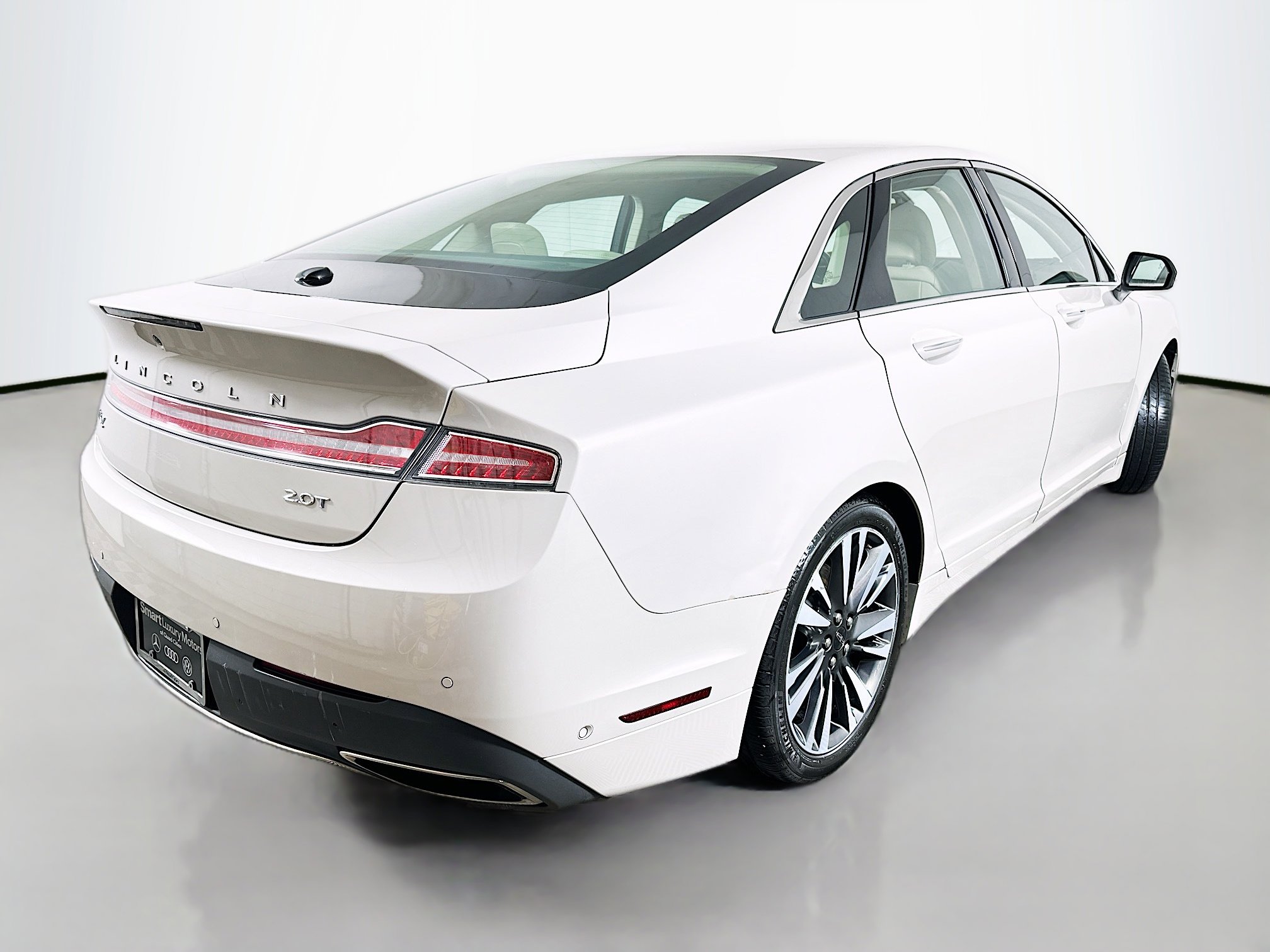 Used 2019 Lincoln MKZ Reserve FWD image 7