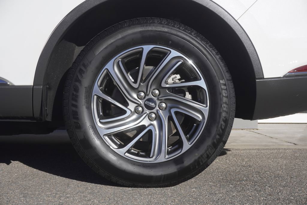 Used 2020 Lincoln Aviator AWD image 33