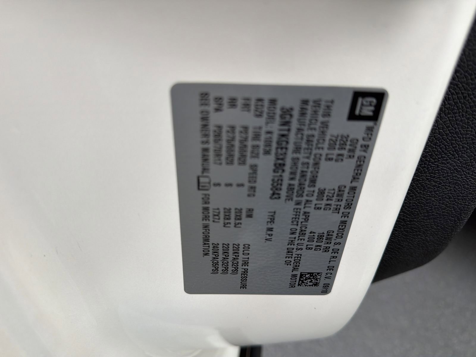 Used 2011 Chevrolet Avalanche LTZ image 32