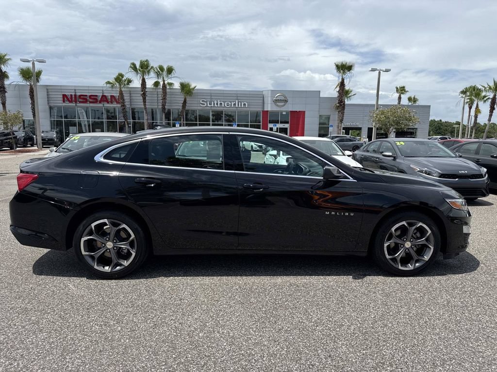 Used 2024 Chevrolet Malibu LT FWD image 2