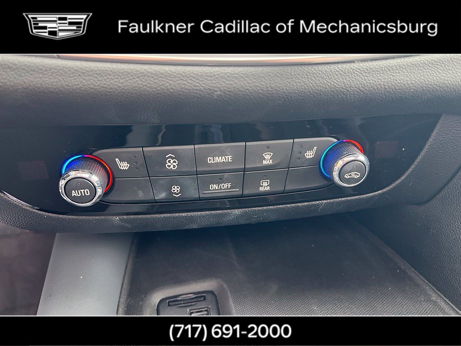 Used 2020 Buick Enclave Essence w/ Sound and Sites Package FWD image 23