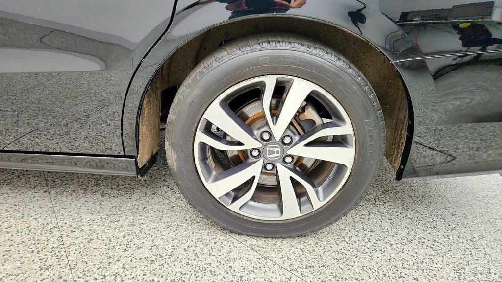 Used 2023 Honda Odyssey Touring image 9