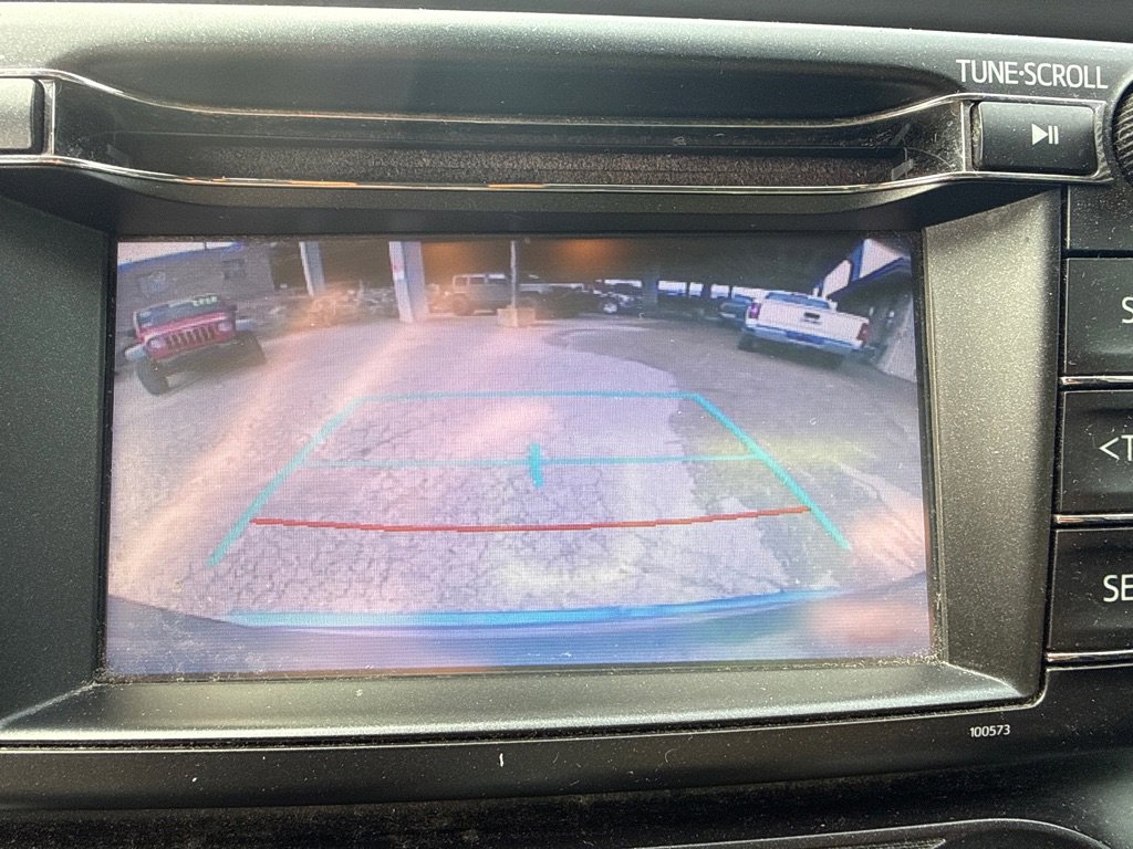 Used 2018 Toyota RAV4 LE FWD image 10