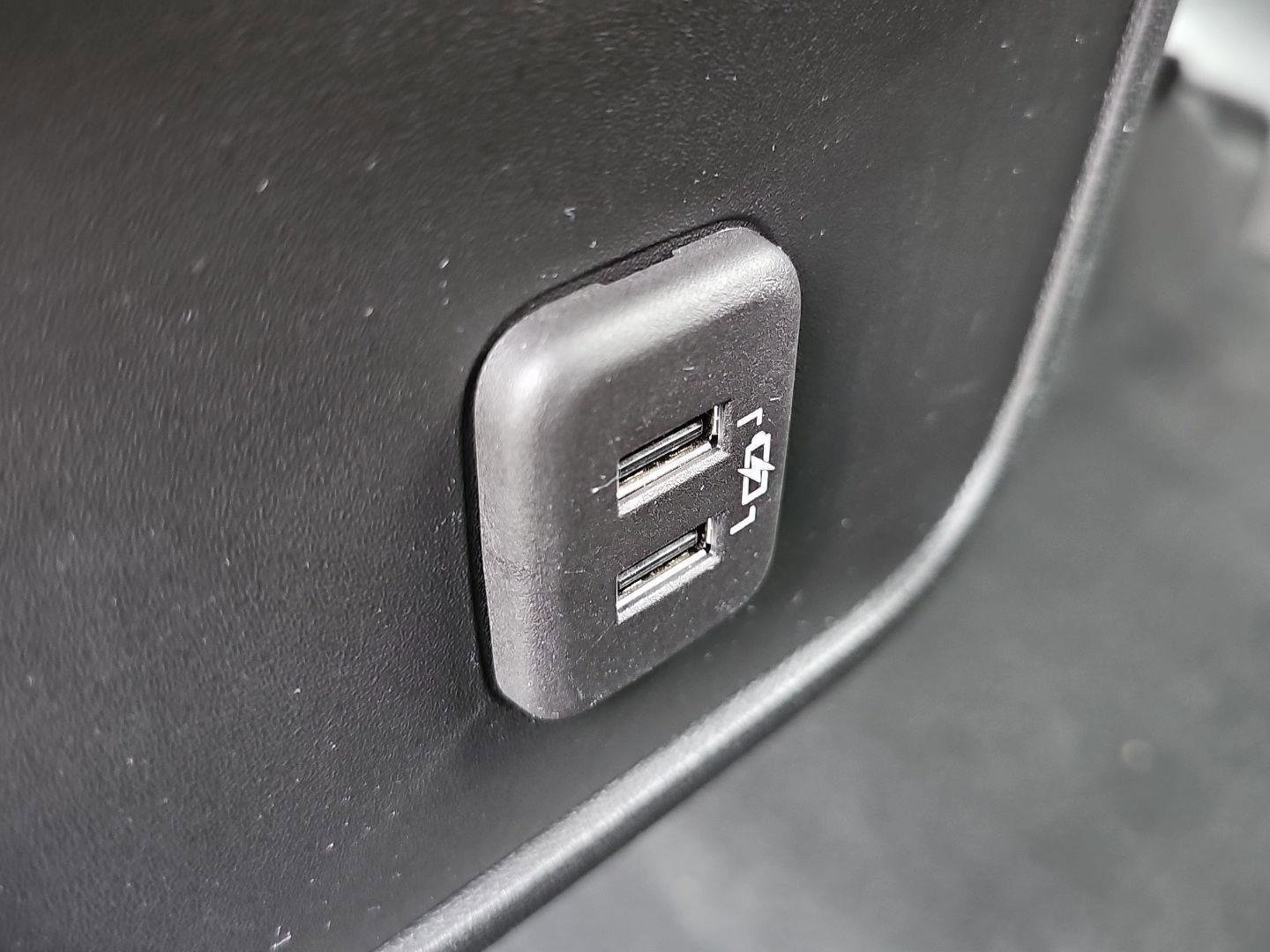 Used 2023 Chevrolet Equinox LS w/ LS Convenience Package image 29