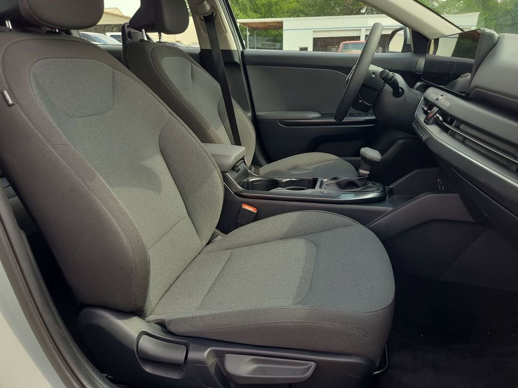 Used 2025 Kia K4 LXS FWD image 29