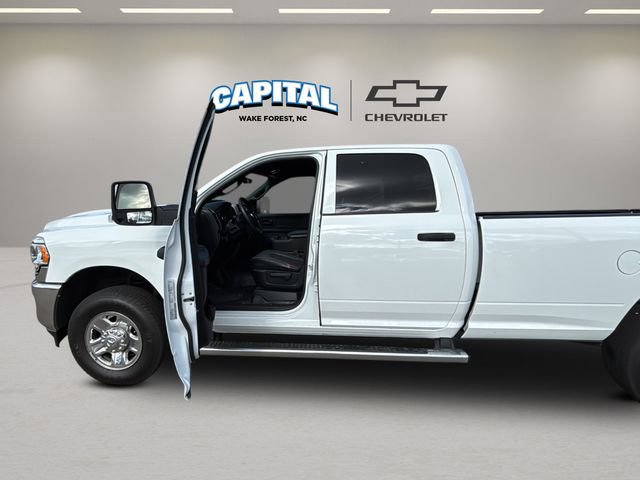 Used 2024 RAM 2500 Tradesman w/ Chrome Appearance Group image 12