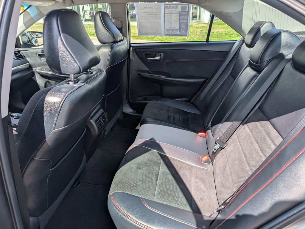 Used 2016 Toyota Camry XSE w/ Moonroof Package FWD image 19