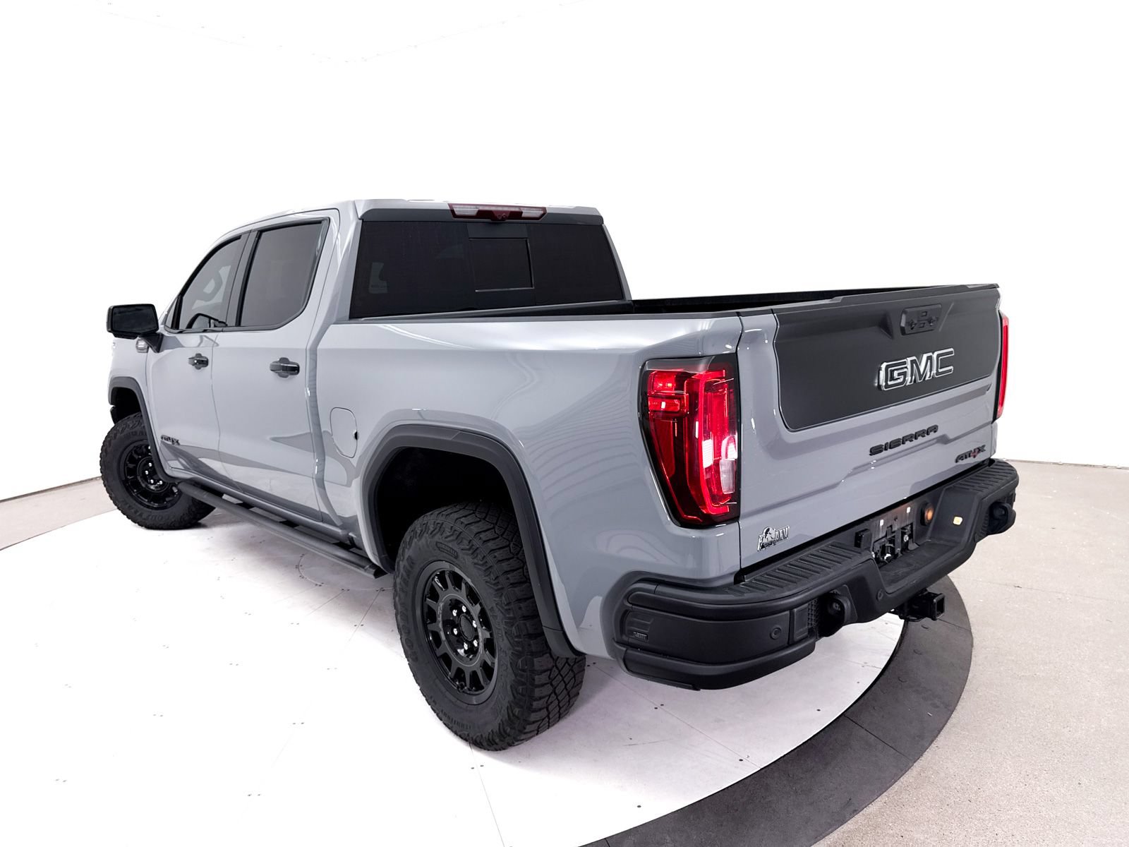 Used 2024 GMC Sierra 1500 AT4X w/ AT4X AEV Edition AWD/4WD image 2