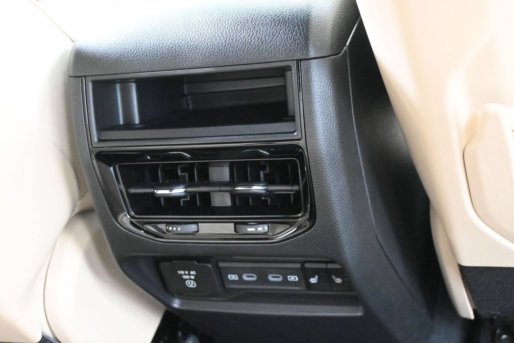 Used 2026 Jeep Grand Cherokee Limited RWD image 40