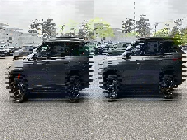 New 2025 Jeep Grand Cherokee L Altitude image 5