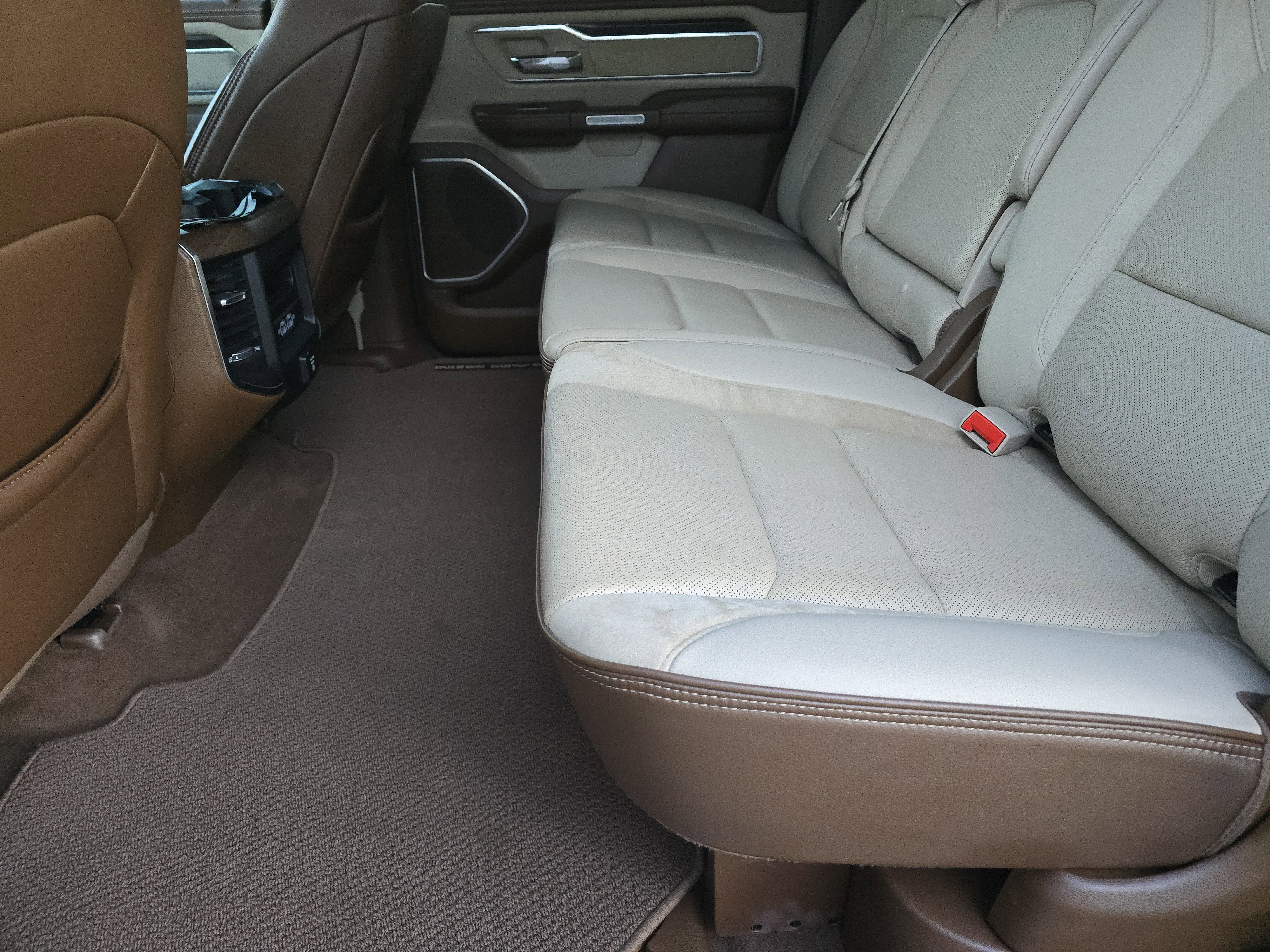 Used 2021 RAM 1500 Laramie image 10