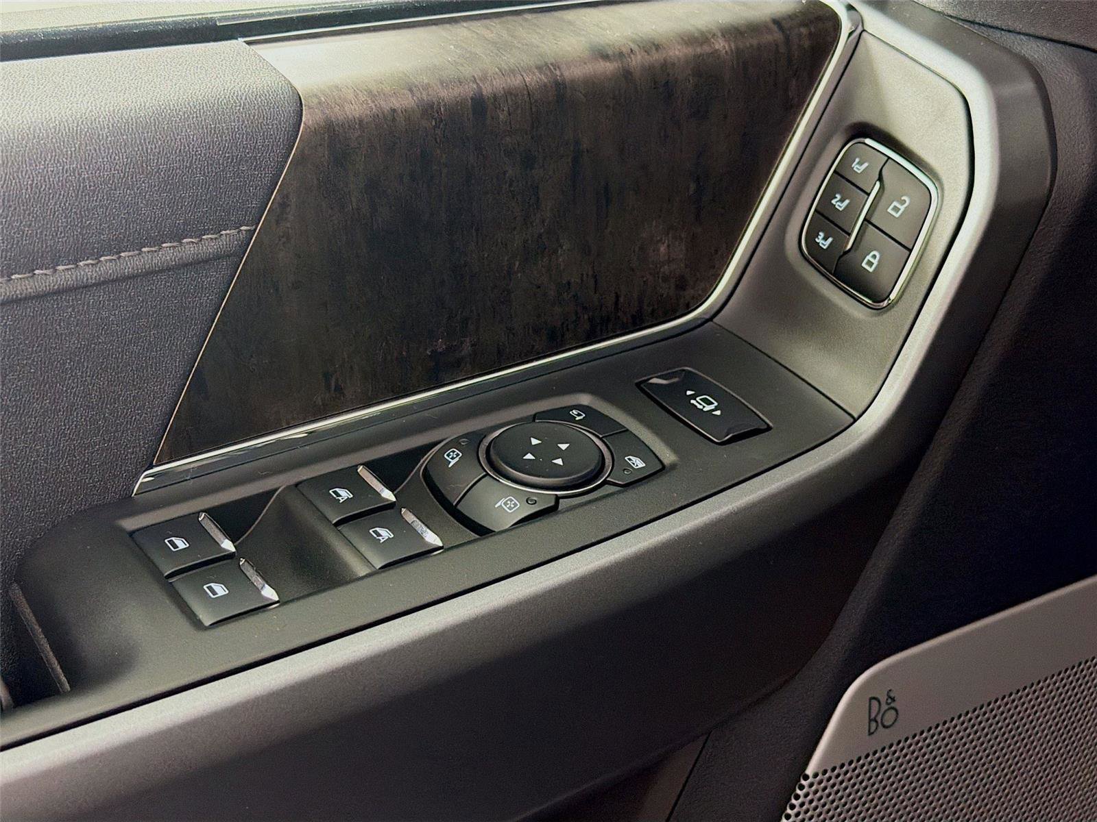 Used 2026 Ford F350 Lariat w/ Black Appearance Package image 19