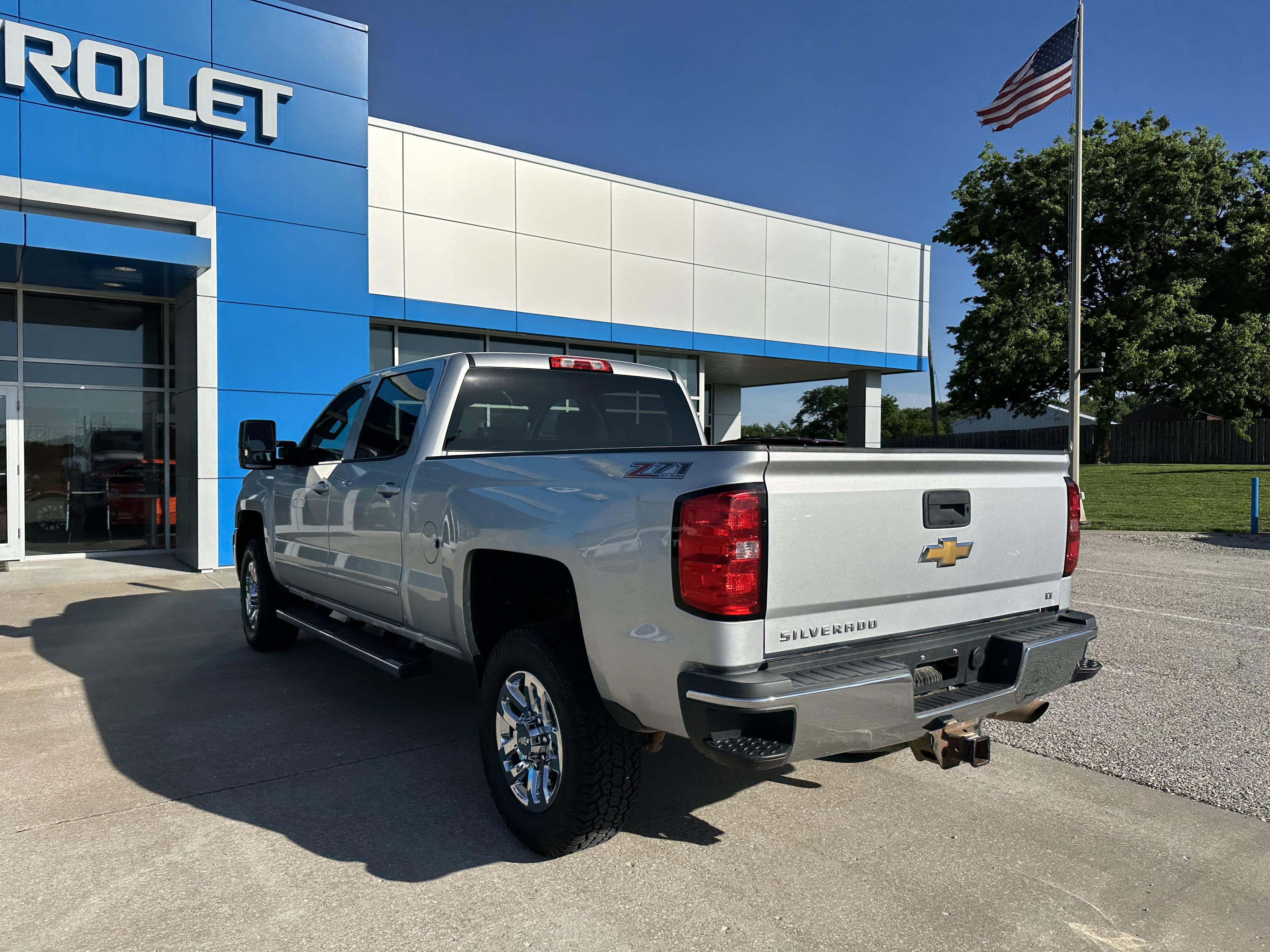 Used 2015 Chevrolet Silverado 2500 LT w/ LT Convenience Package AWD/4WD image 3