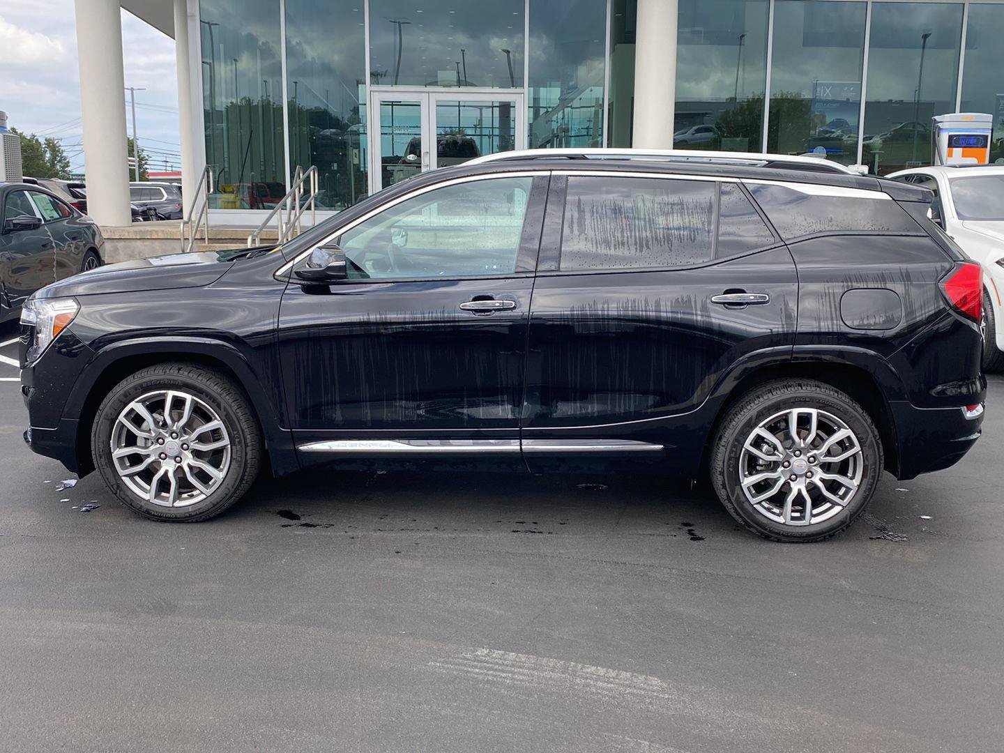 Used 2023 GMC Terrain Denali AWD/4WD image 4