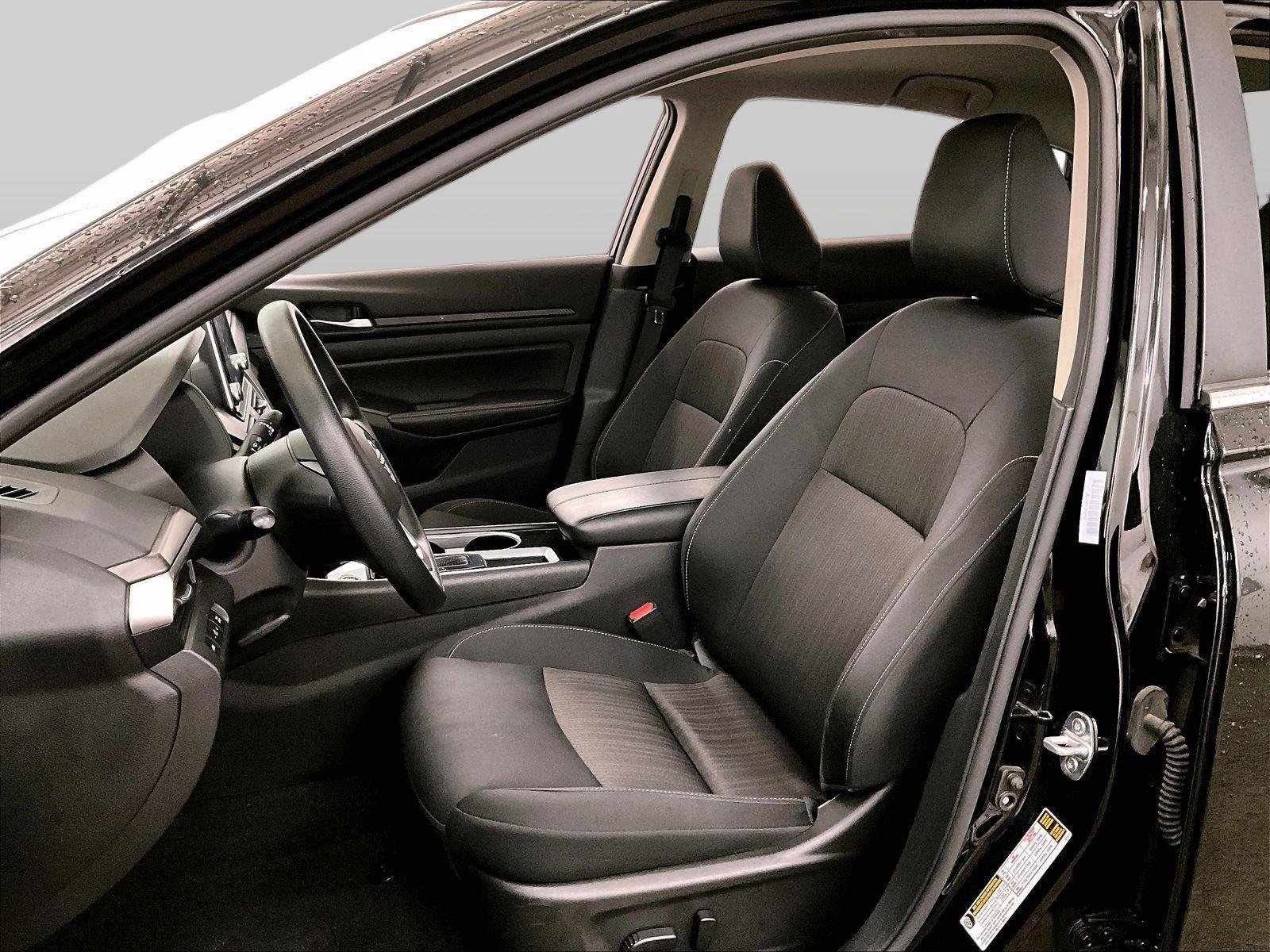 Used 2024 Nissan Altima 2.5 SV image 24