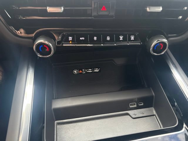Used 2025 Chevrolet Tahoe High Country AWD/4WD image 37