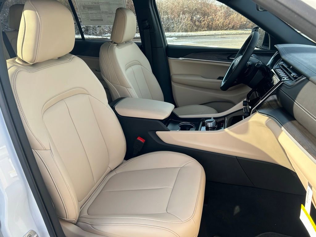 New 2025 Jeep Grand Cherokee Limited image 19