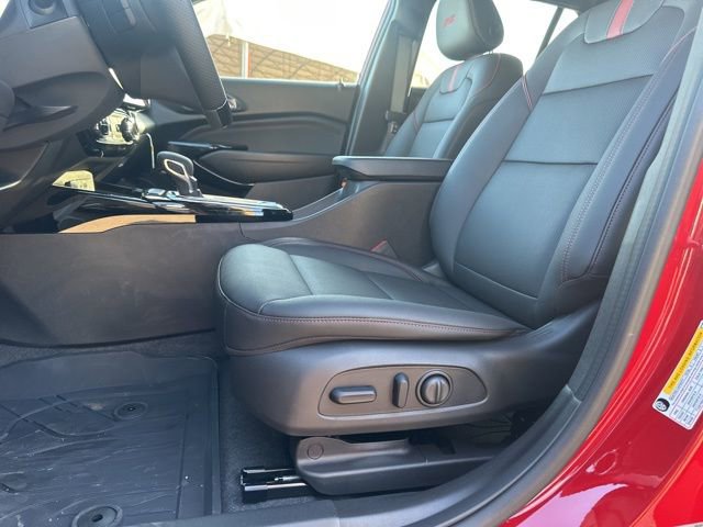 New 2026 Chevrolet Trax RS w/ Sunroof Package image 10