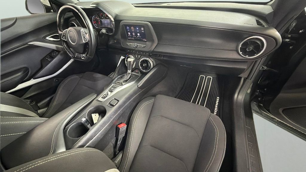 Certified 2020 Chevrolet Camaro LT RWD image 28