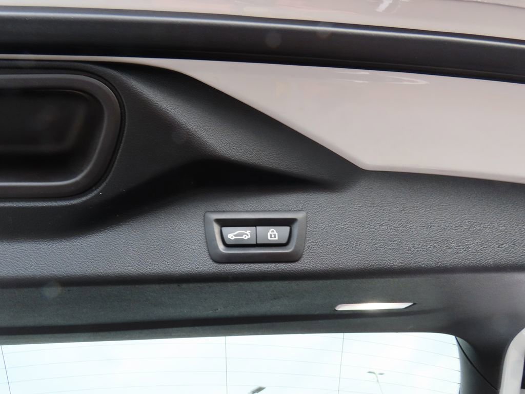 Used 2022 BMW X5 xDrive40i w/ Premium Package image 21