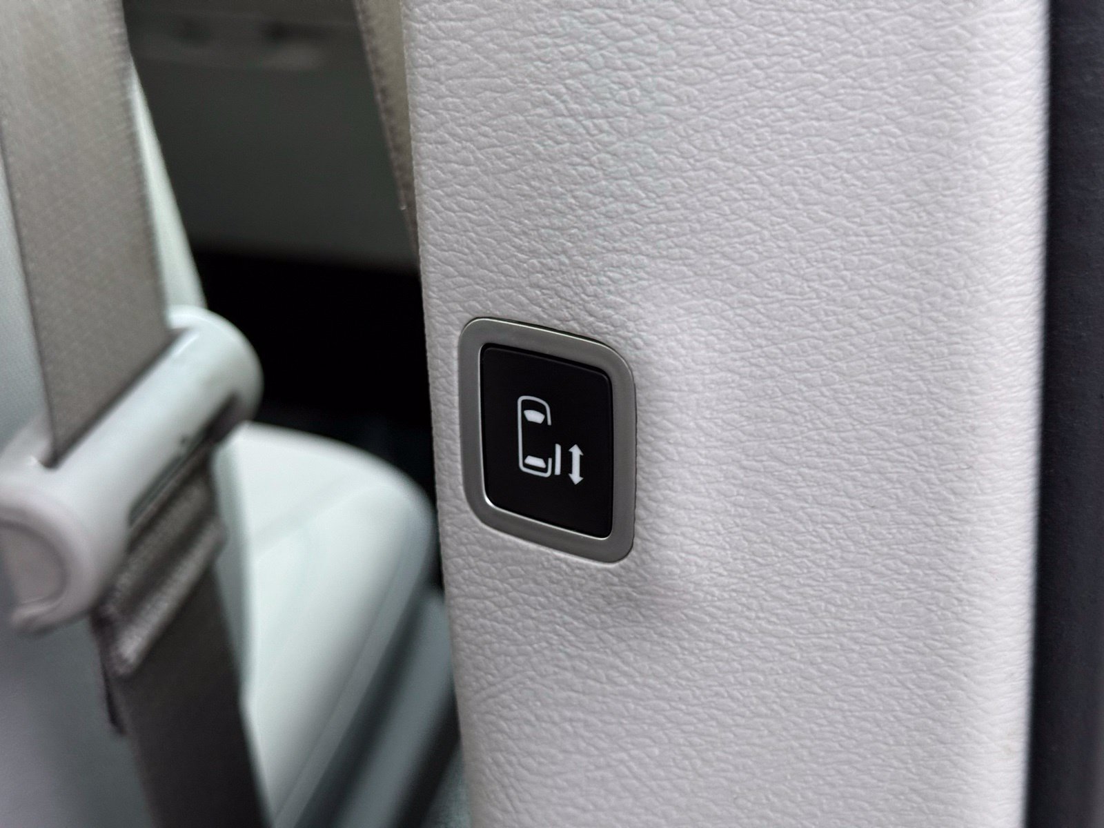 Used 2018 Chrysler Pacifica Touring Plus FWD image 26