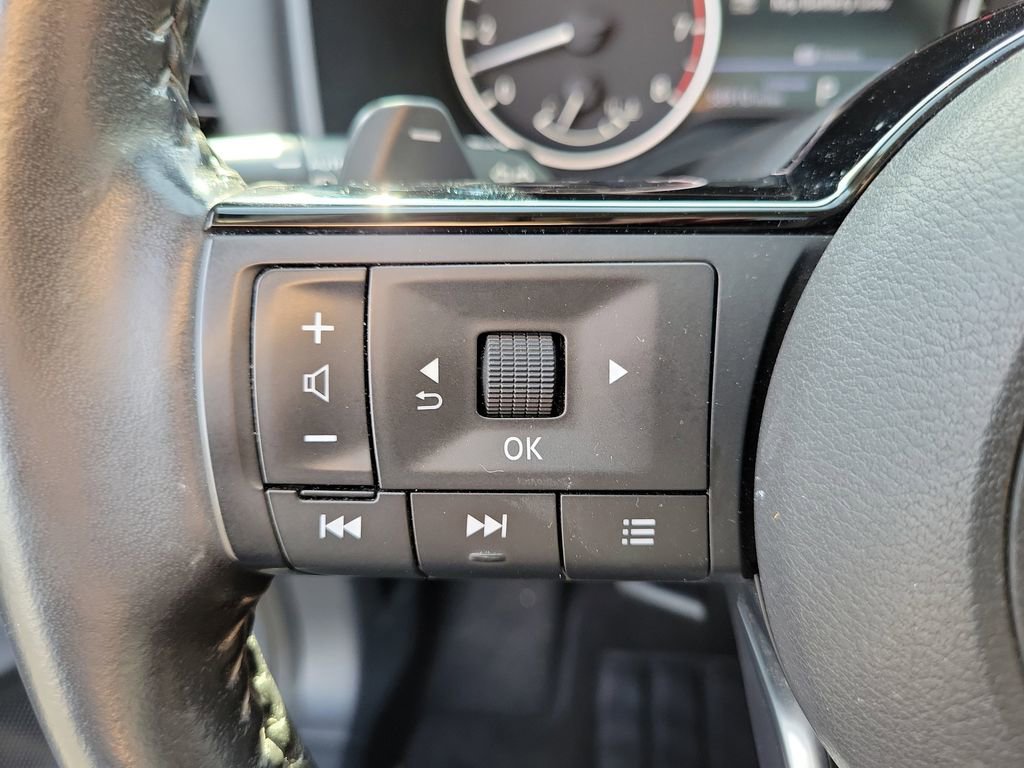 Used 2023 Nissan Rogue SL w/ SL Premium Package image 5