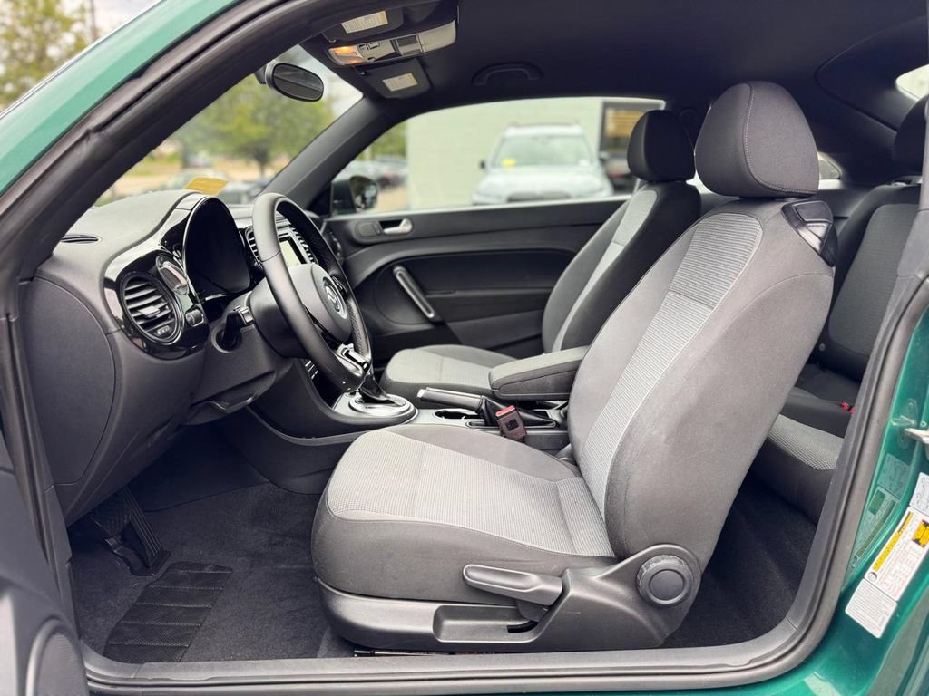 Used 2018 Volkswagen Beetle 2.0T S FWD image 19