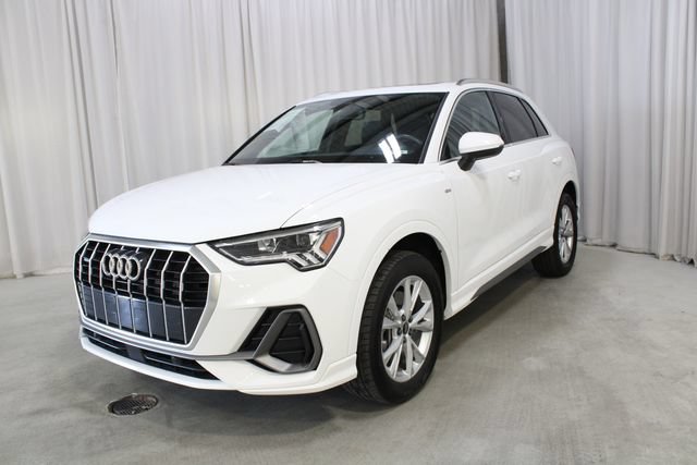 Used 2024 Audi Q3 2.0T Premium w/ Convenience Package AWD/4WD image 36