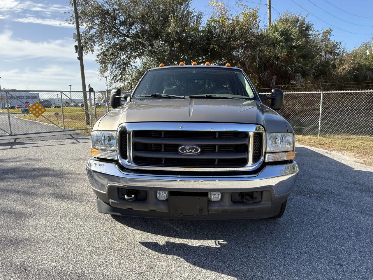 Used 2002 Ford F350 2WD Crew Cab DRW Super Duty image 4