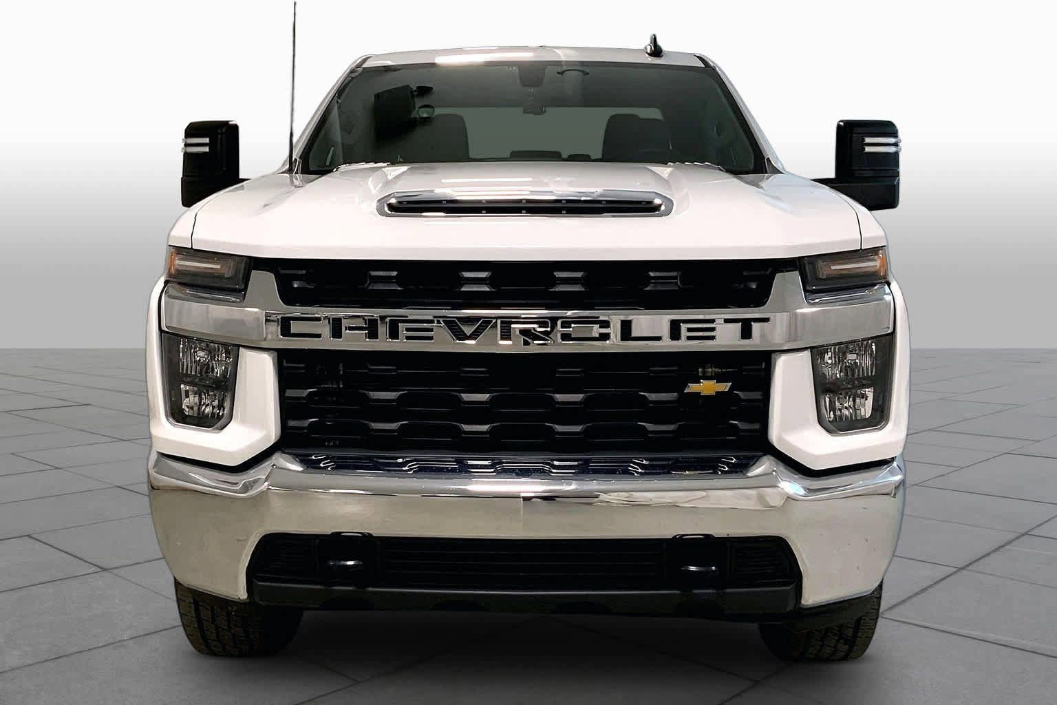 Used 2021 Chevrolet Silverado 2500 LT AWD/4WD image 3