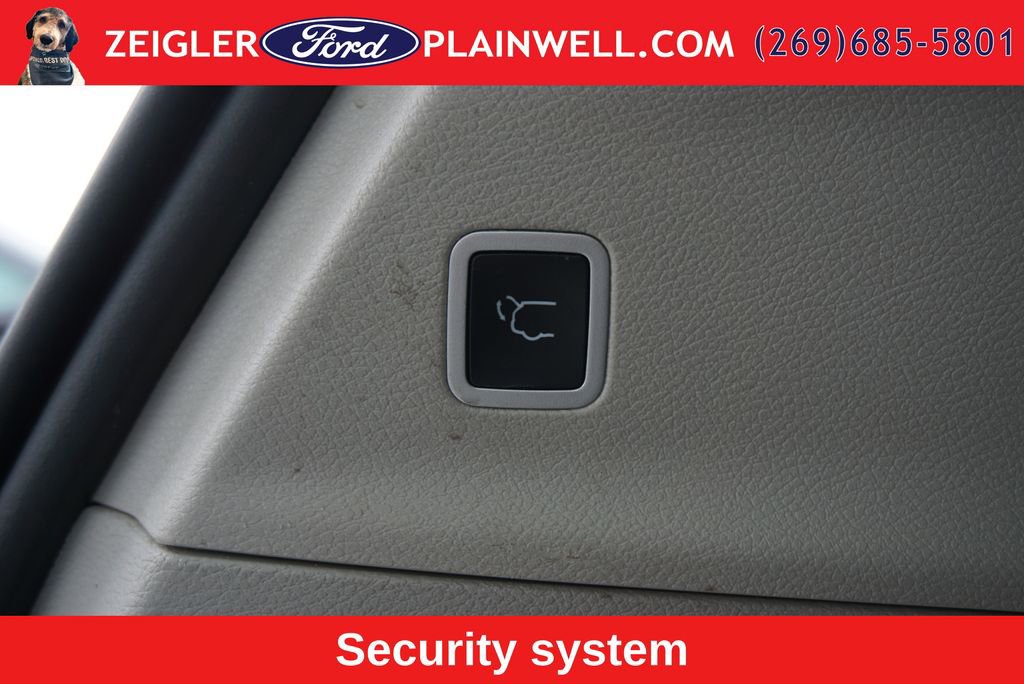 Used 2023 Chrysler Pacifica Touring-L FWD image 11