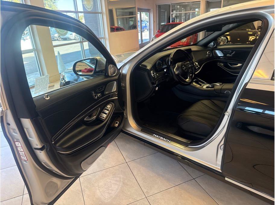 Used 2019 Mercedes-Benz Maybach S 560 4MATIC image 28