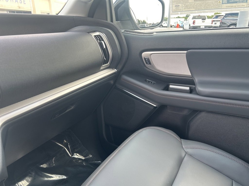 New 2025 Ford Expedition Active image 39