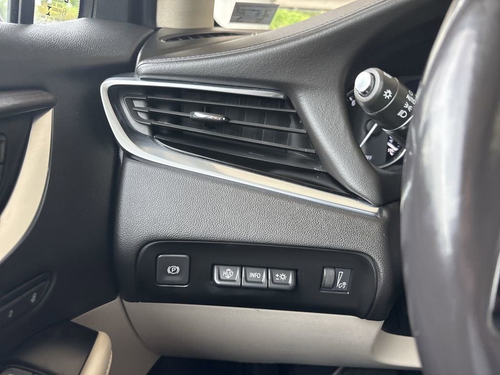 Certified 2022 Buick Enclave Avenir w/ Avenir Technology Package AWD/4WD image 17