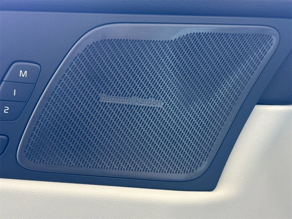 New 2026 Volvo XC60 B5 Ultra image 28