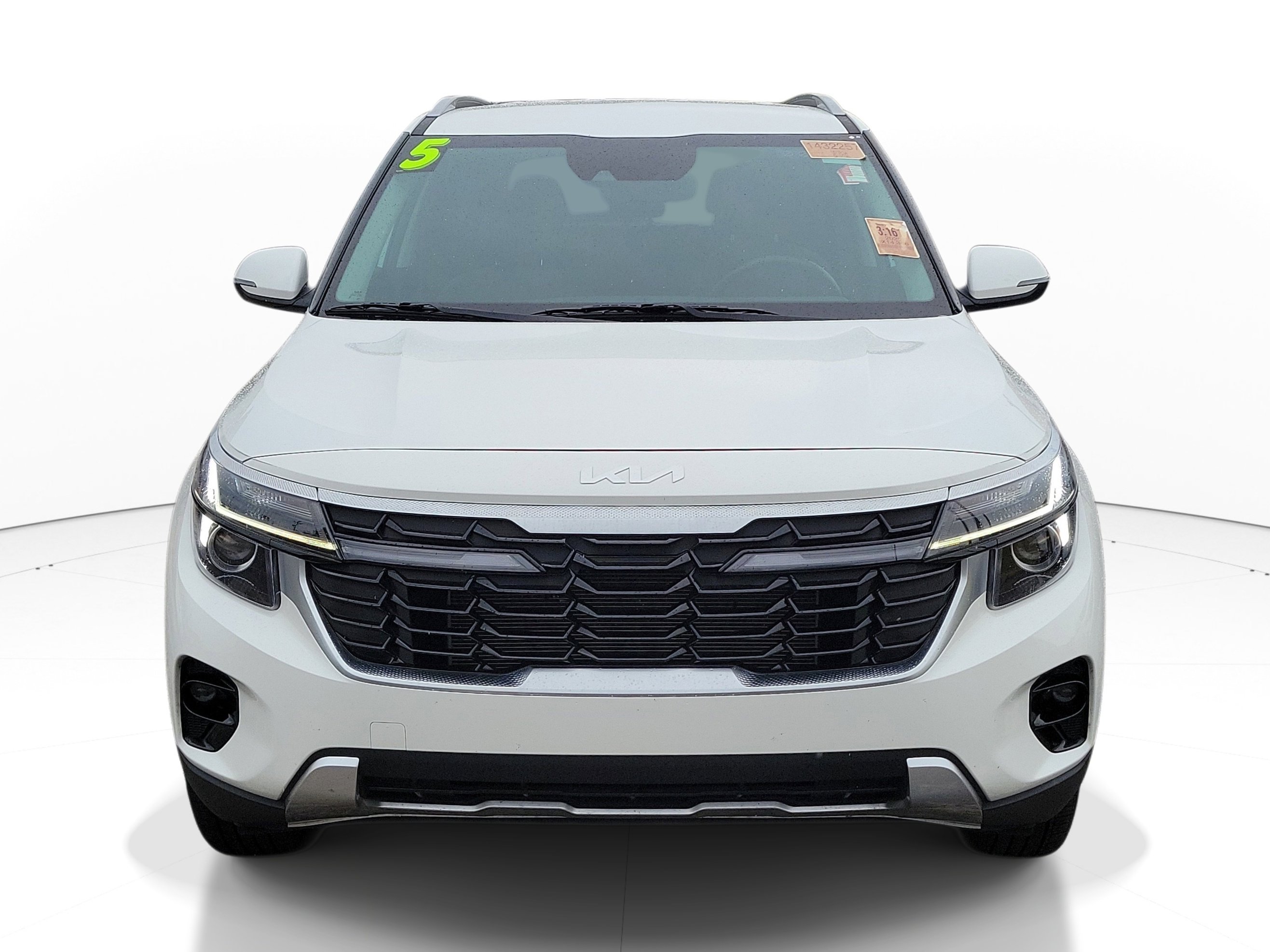 Used 2025 Kia Seltos S FWD image 2