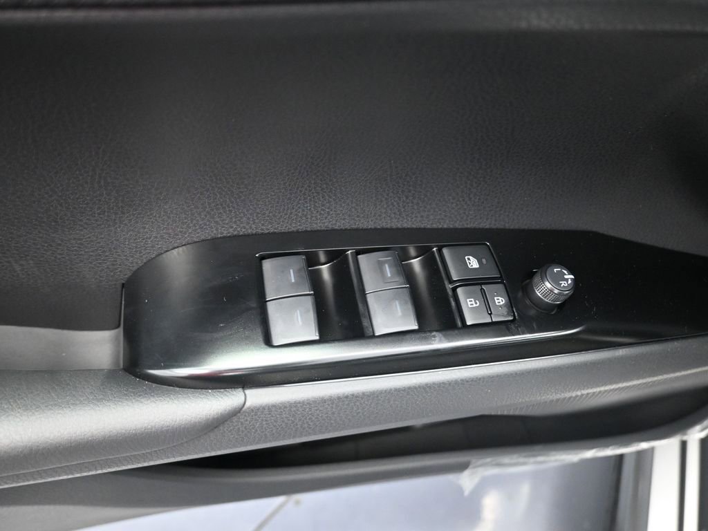New 2026 Toyota Camry SE image 7