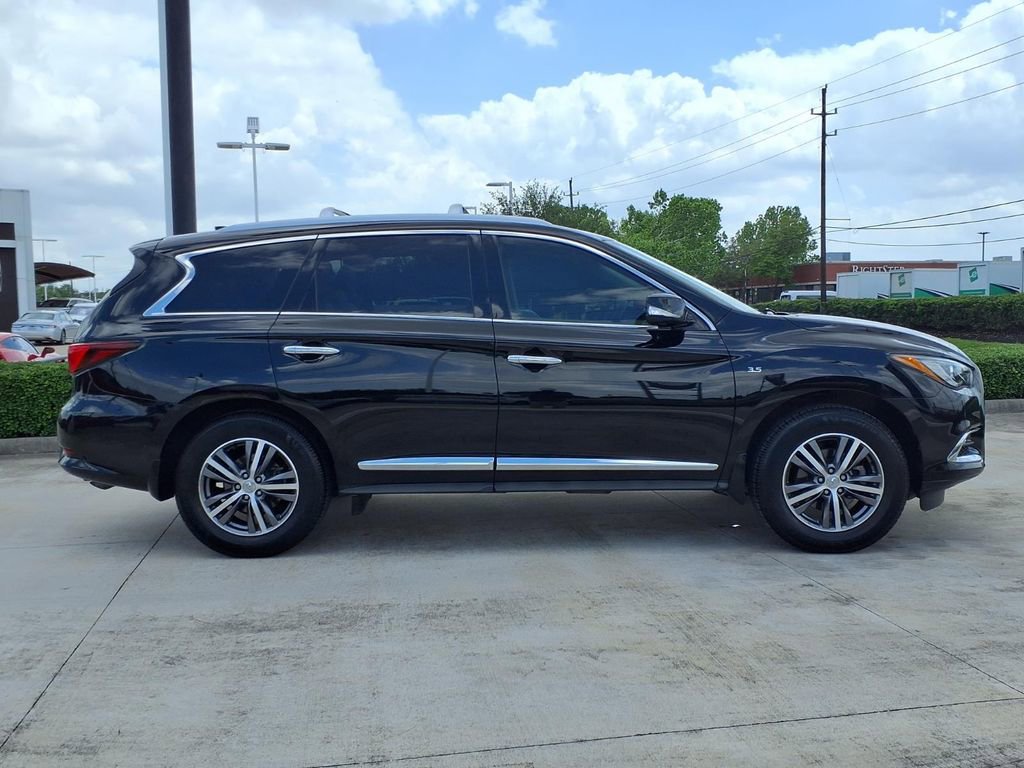 Used 2020 INFINITI QX60 Luxe w/ Essential Package FWD image 8