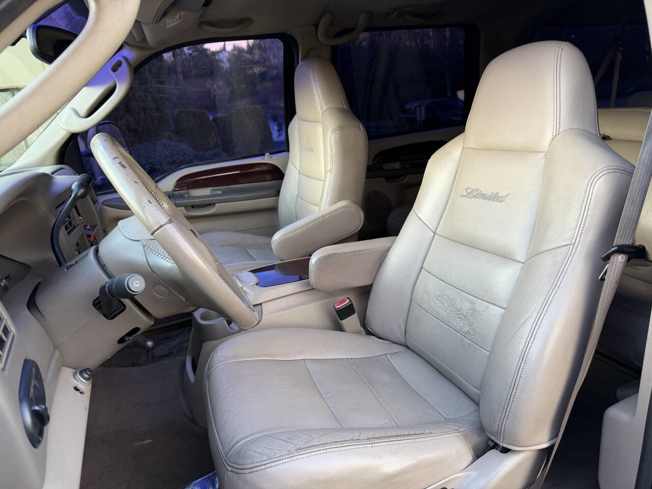 Used 2004 Ford Excursion Limited image 11