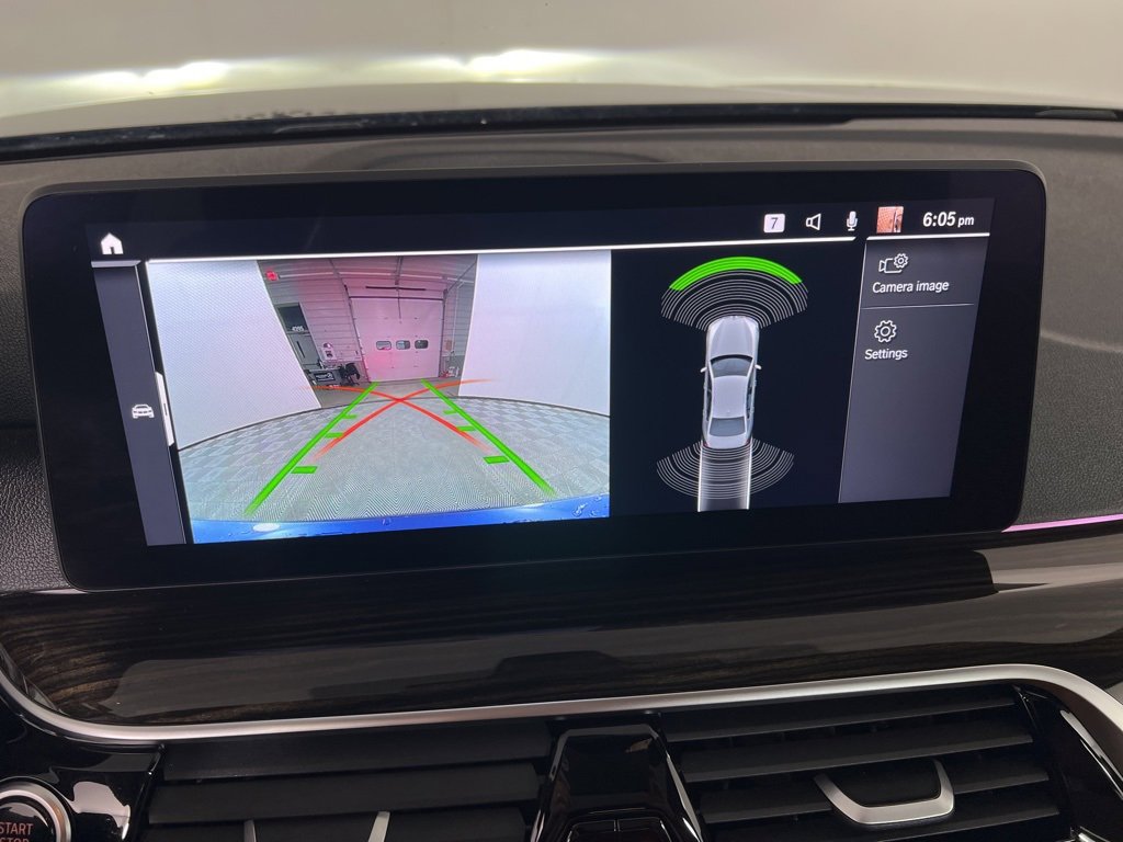 Used 2023 BMW 540i xDrive w/ Premium Package image 7