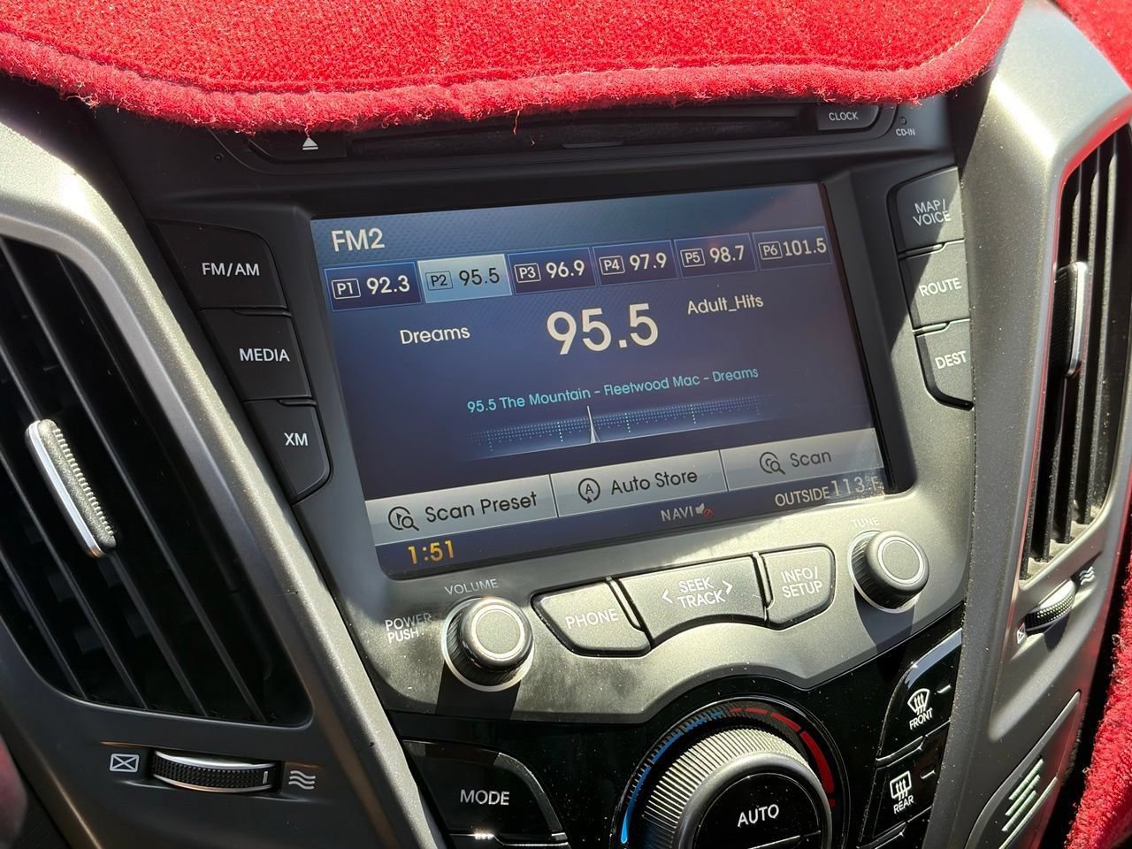 Used 2015 Hyundai Veloster Turbo w/ Option Group 04 FWD image 10