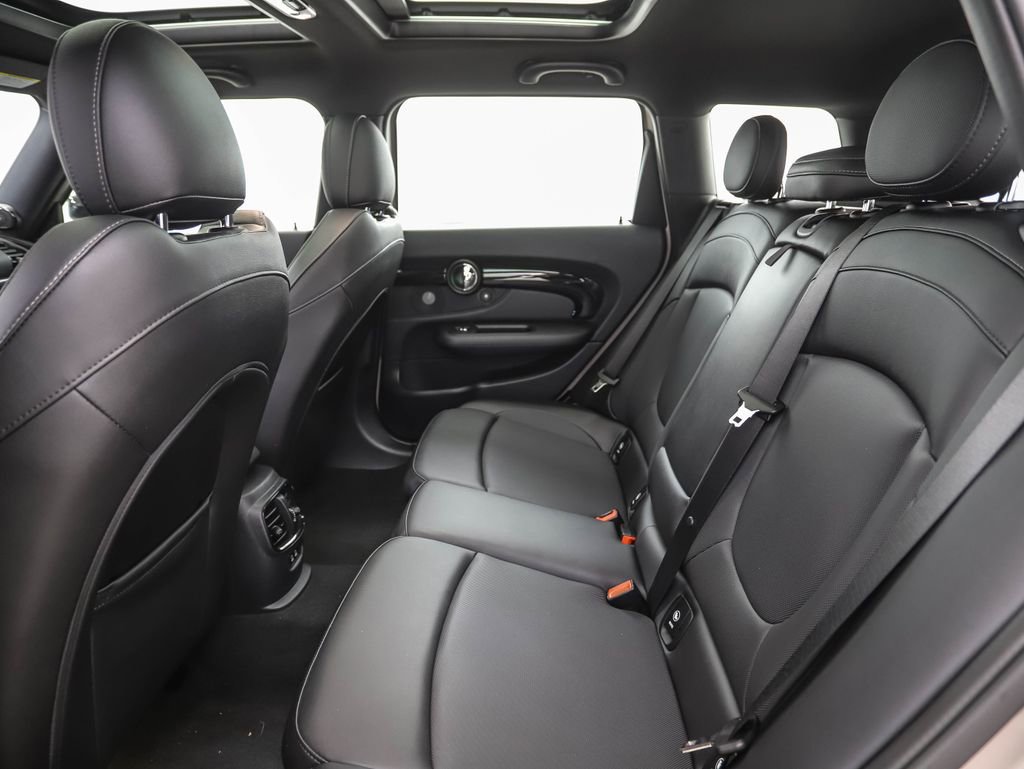Used 2023 MINI Cooper Clubman S w/ Premium Package image 21