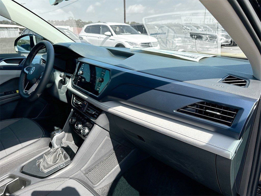 Used 2024 Volkswagen Taos SE FWD image 32