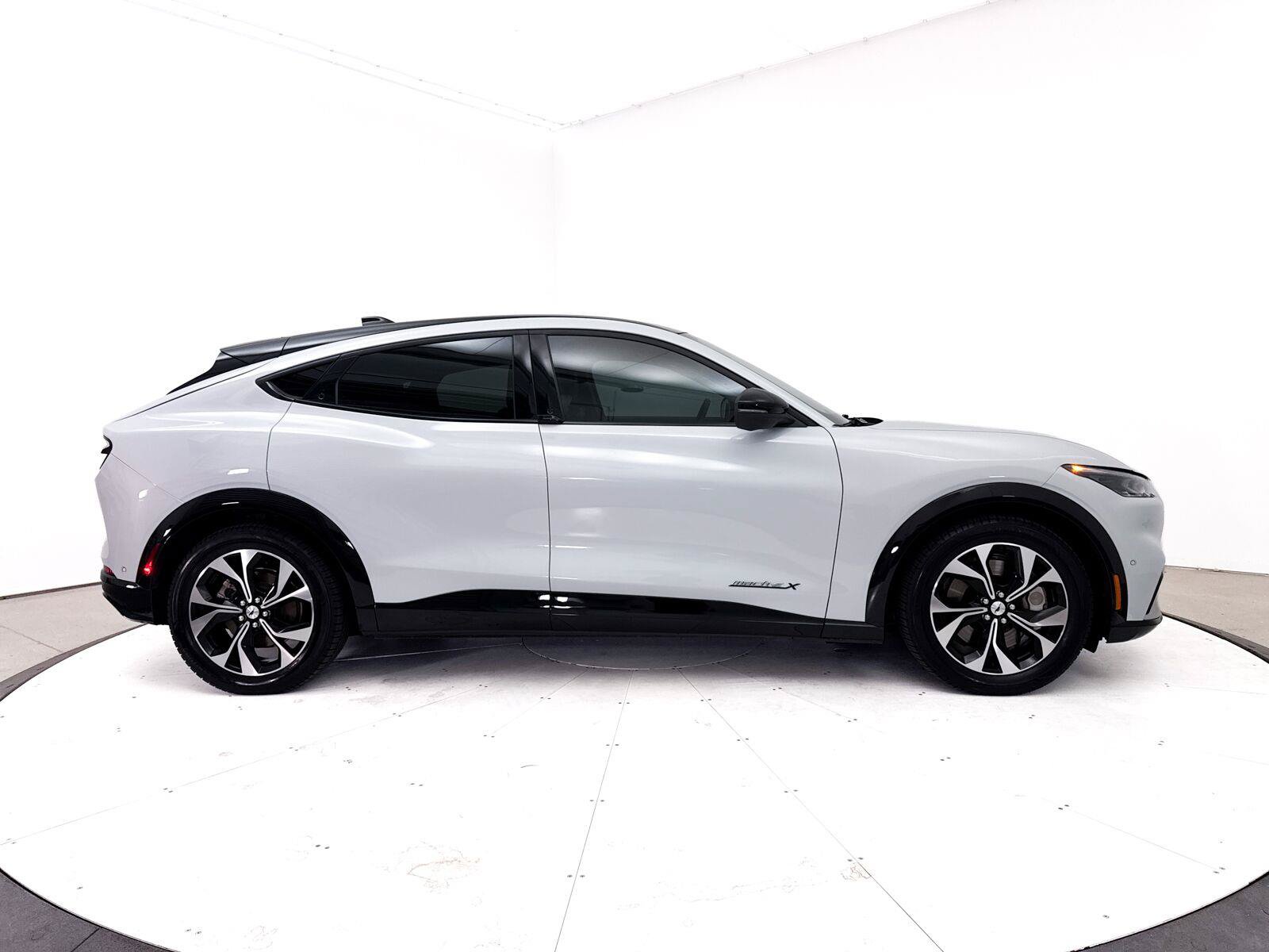 Used 2022 Ford Mustang Mach-E Premium RWD image 39
