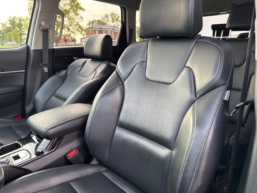Used 2025 Kia Telluride S AWD/4WD image 32