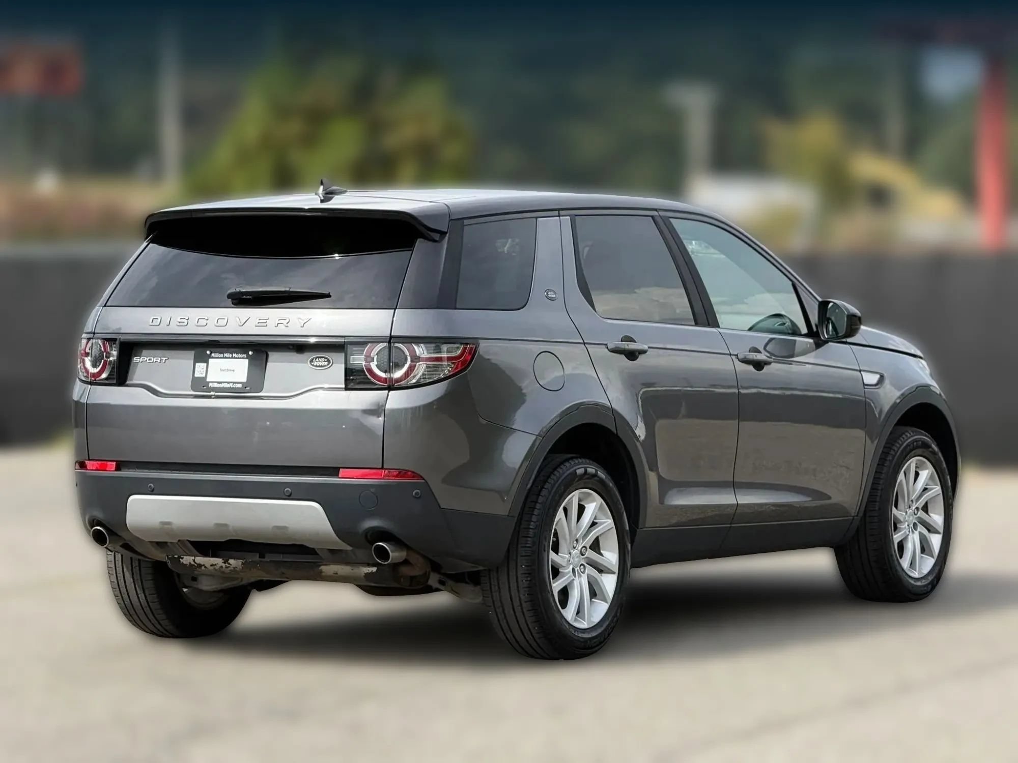 Used 2016 Land Rover Discovery Sport HSE AWD/4WD image 9