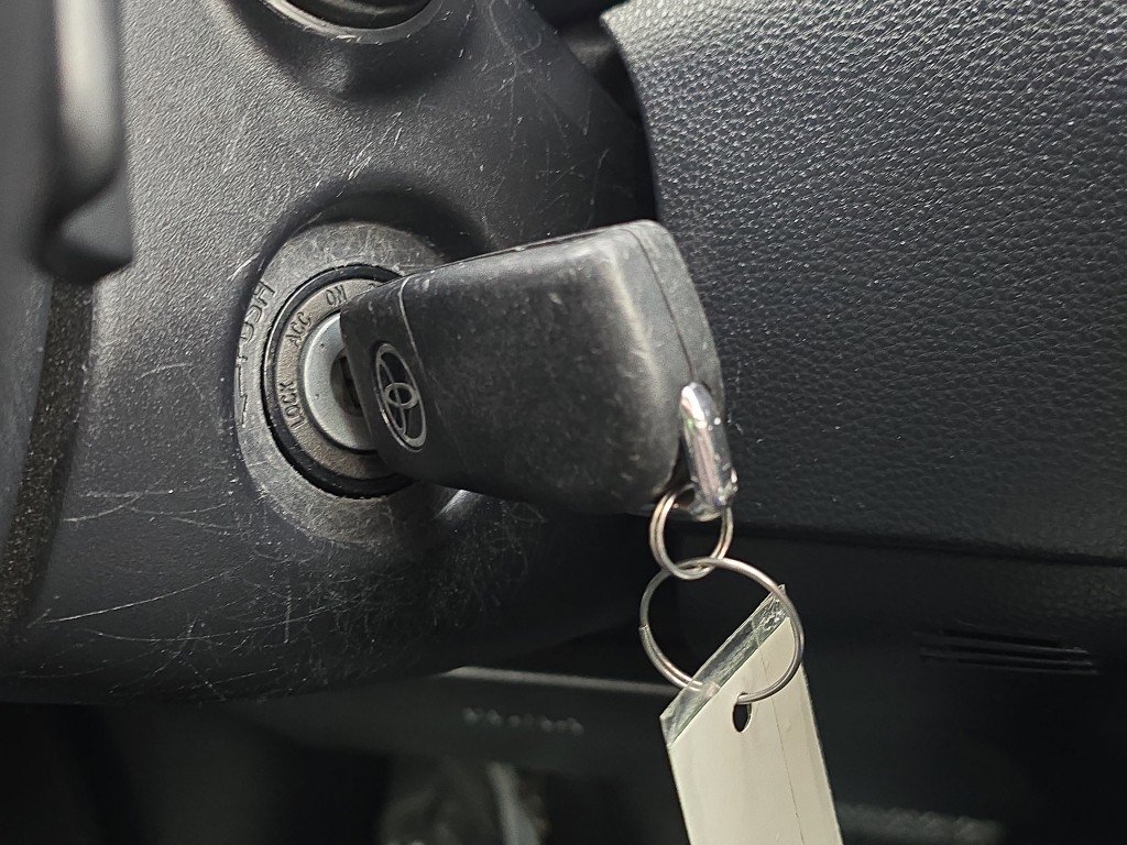 Certified 2020 Toyota Corolla SE w/ Carpet Mat Package (TMS) image 25