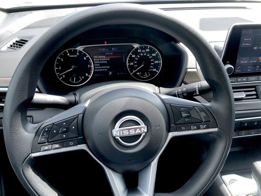 Used 2025 Nissan Altima 2.5 SV FWD image 16