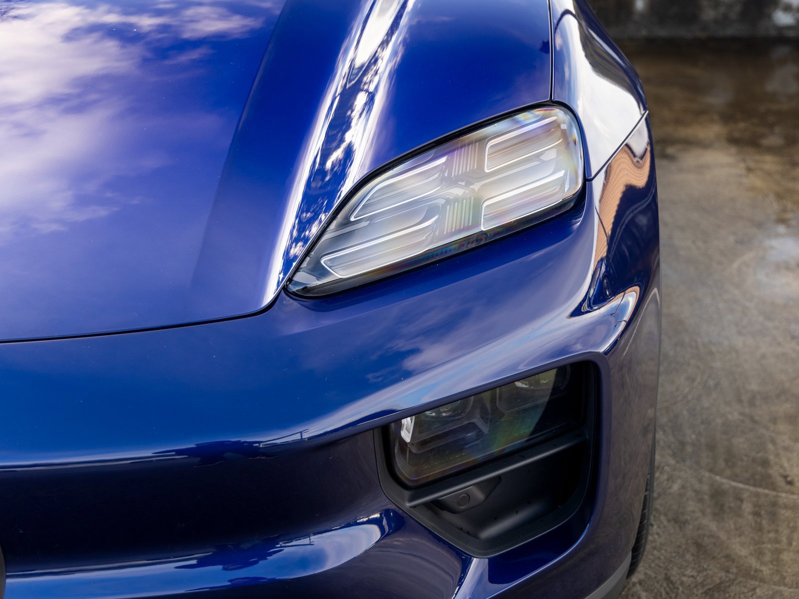 Certified 2024 Porsche Macan 4 Electric image 16